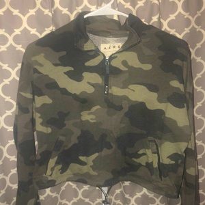 AERO cropped pull over